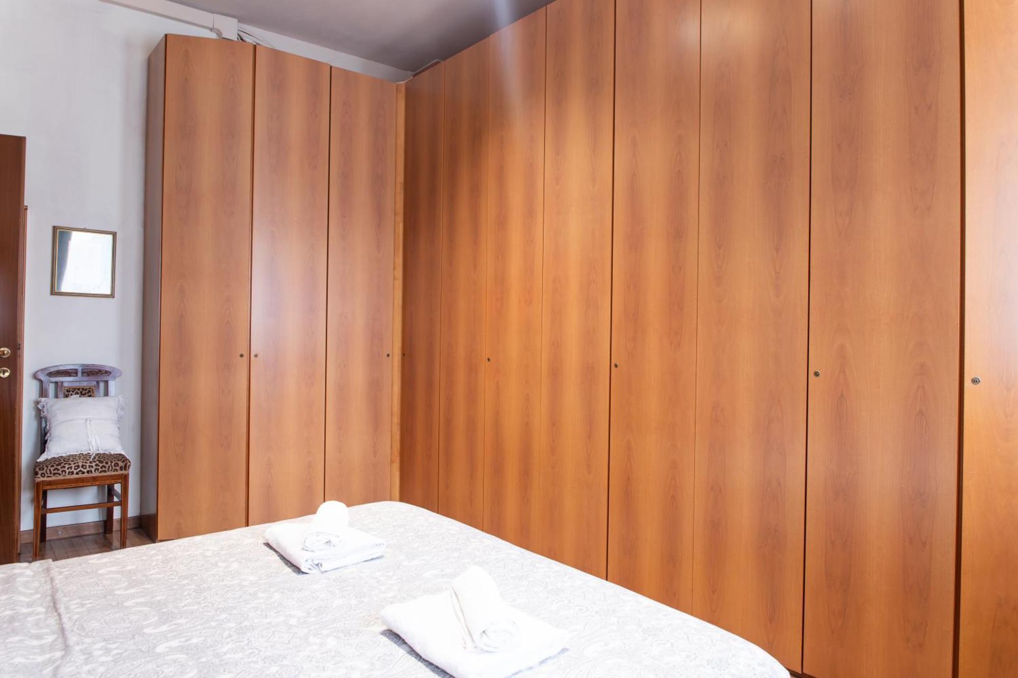 Ferienwohnung Duomo Walking Distance Elegant Flat With View Mailand Exterior foto