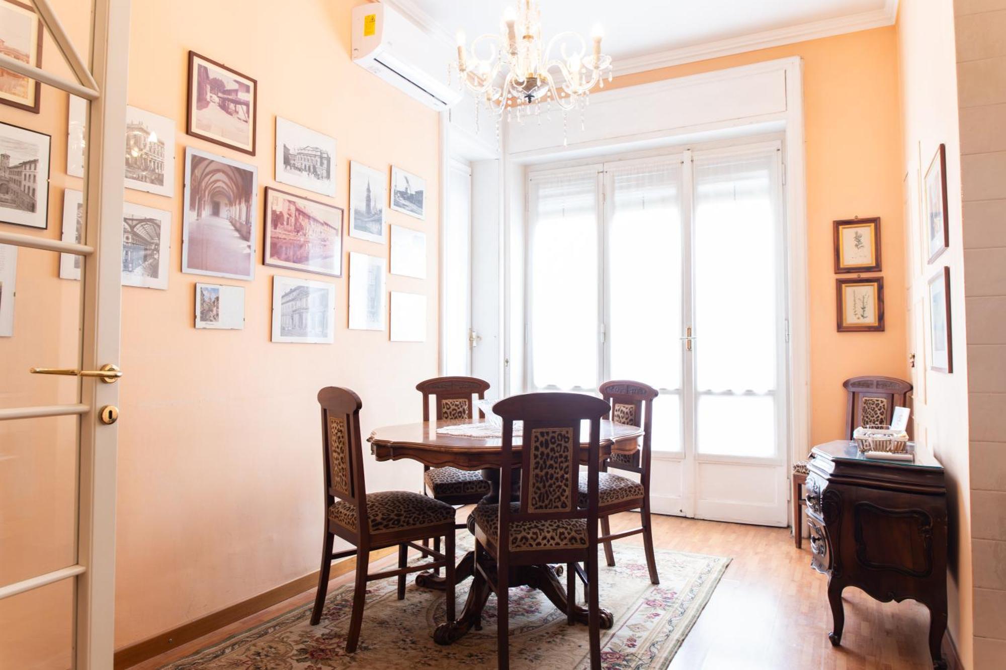 Ferienwohnung Duomo Walking Distance Elegant Flat With View Mailand Exterior foto
